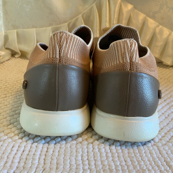 KLOGS - Picture 5 of 10